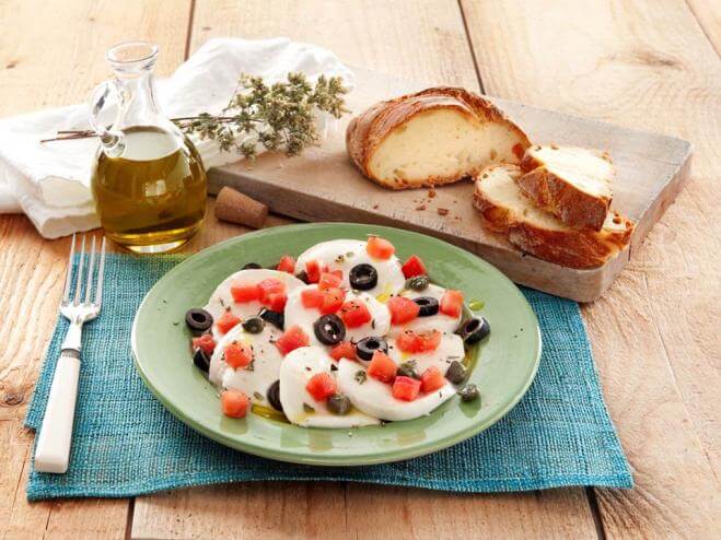 Caprese alle olive nere