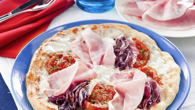 Pizza gorgonzola, jambon cuit et tomate