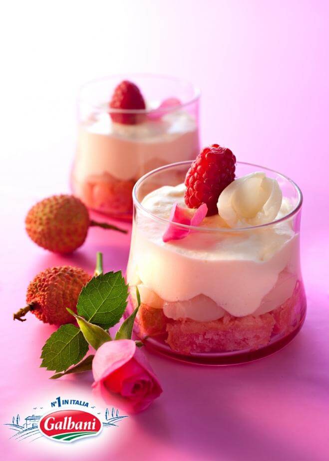 Tiramisù ai litchi e rose