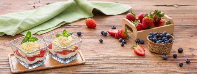 Tiramisù aux fruits rouges en verrine