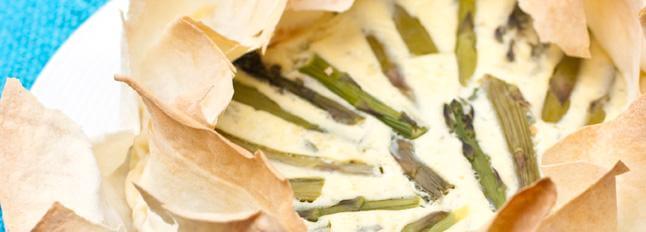 Cestino con asparagi, mozzarella e cannella