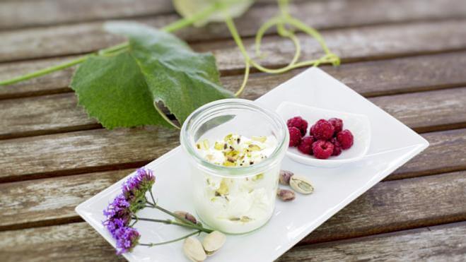 Fior di latte au mascarpone avec des pistaches grillées