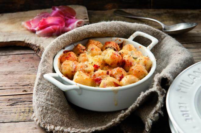 Gnocchi mit Speck und Gorgonzola D.O.P.