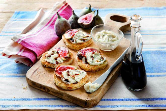 Bruschetta mit Gorgonzola D.O.P., Feigen und Balsamico-Essig