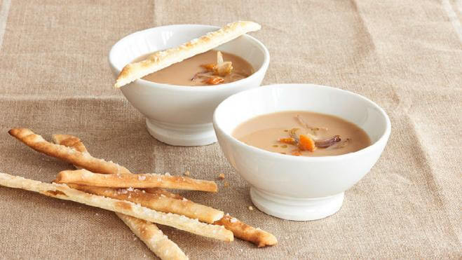 Zuppa di castagne con wasabi e grissini