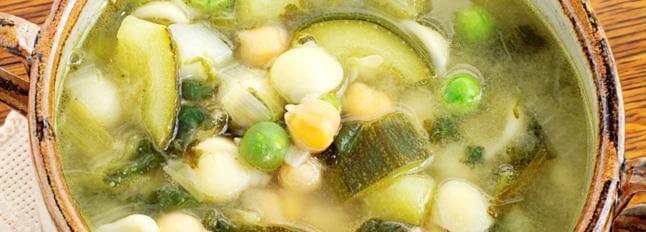 Minestrone mit Nudeln und Kartoffeln