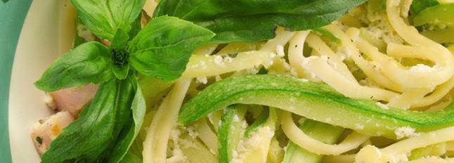 Spaghetti con le zucchine e ricotta