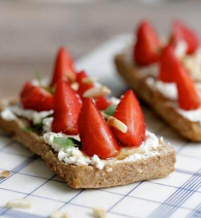 Tartina ricotta e fragole