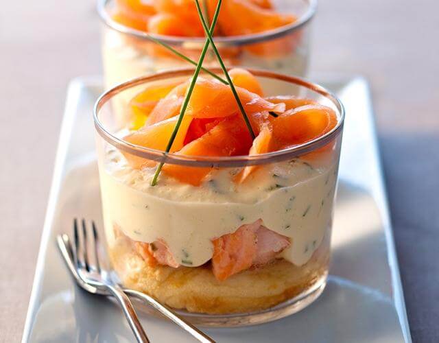 Lachs-Tiramisu mit Schnittlauch