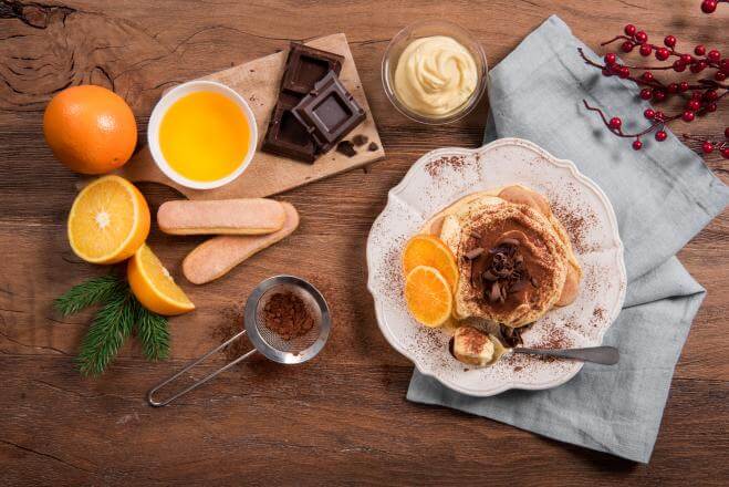 Tiramisu mit Orangen und Schokolade