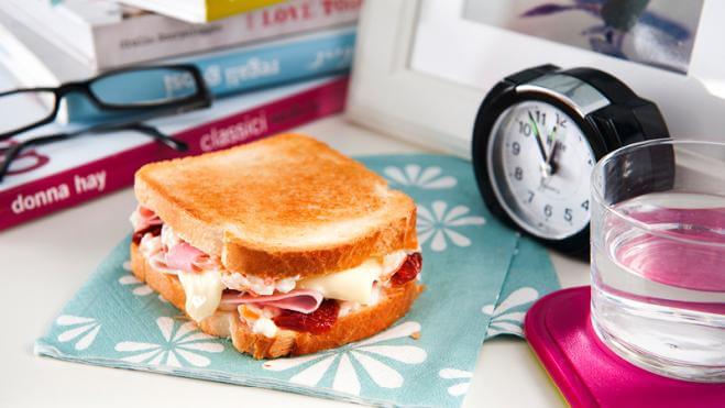 Sandwich mit getrockneten Tomaten