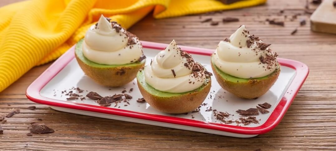 Kiwi-Schiffchen mit Mascarpone-Creme und Schokolade