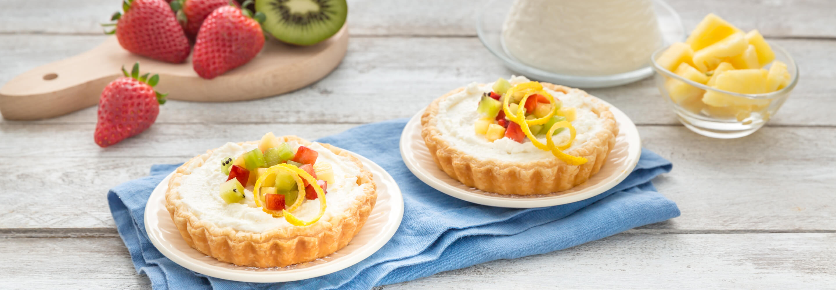 Tartelettes ricotta, fraises, ananas et kiwi