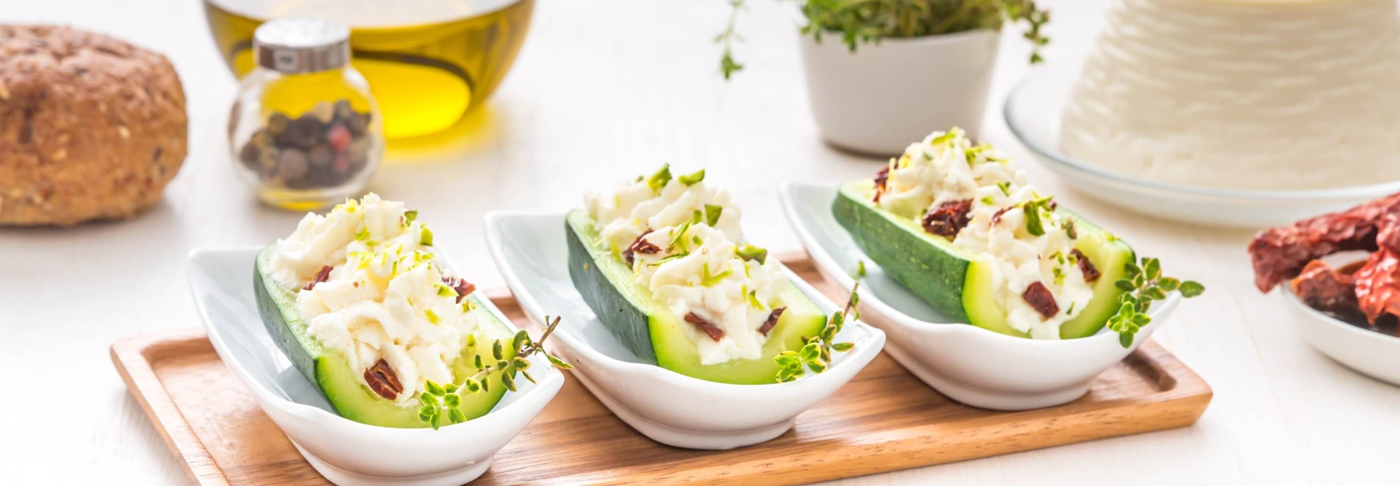 Courgettes farcies à la ricotta, aux pistaches et aux tomates séchées