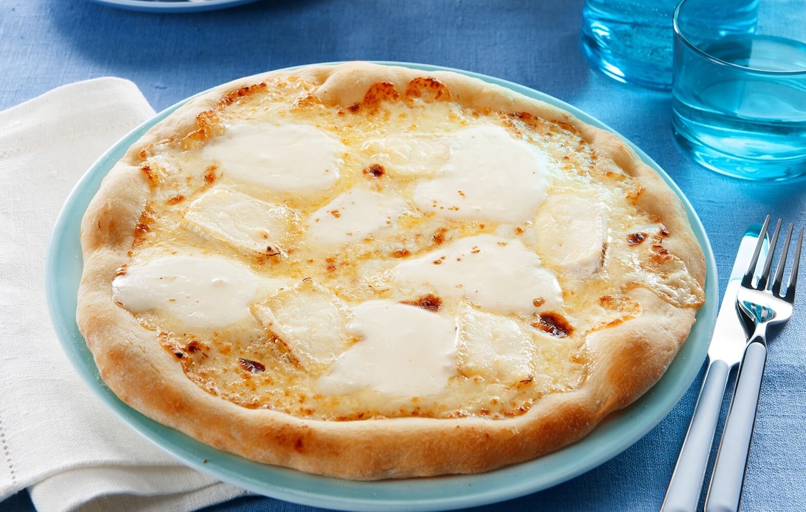 Rezept | Vier-Käse-Pizza | Einfache Küche, Pizza und Focaccia, Schnelle ...