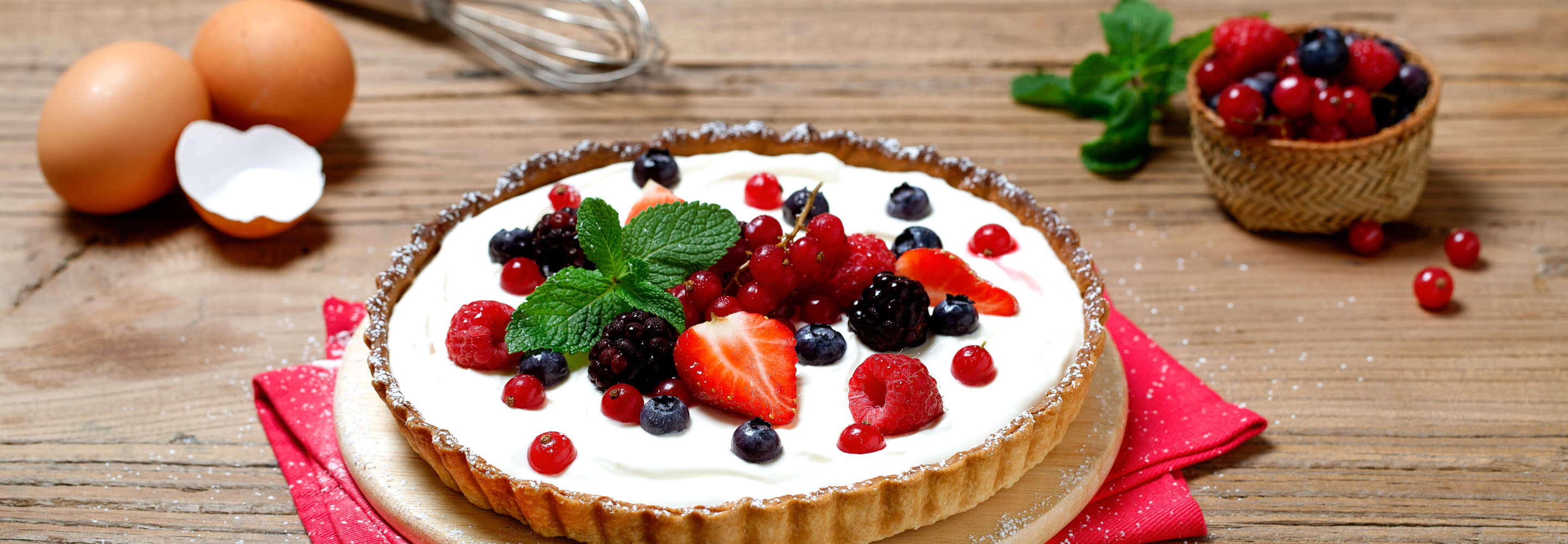 Mürbeteigkuchen mit Mascarpone und roten Beeren