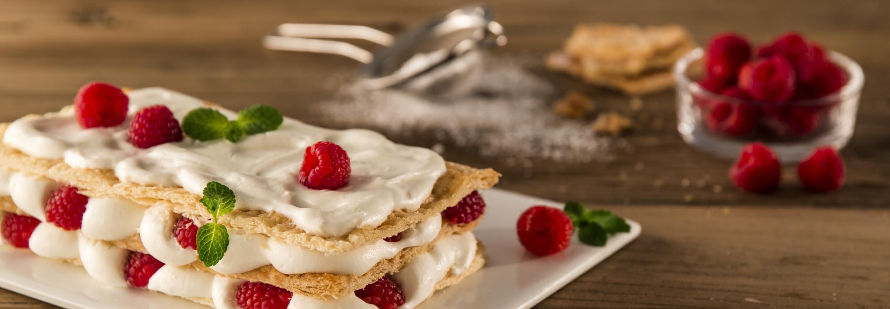 Blätterteiggebäck mit Ricotta und Himbeeren