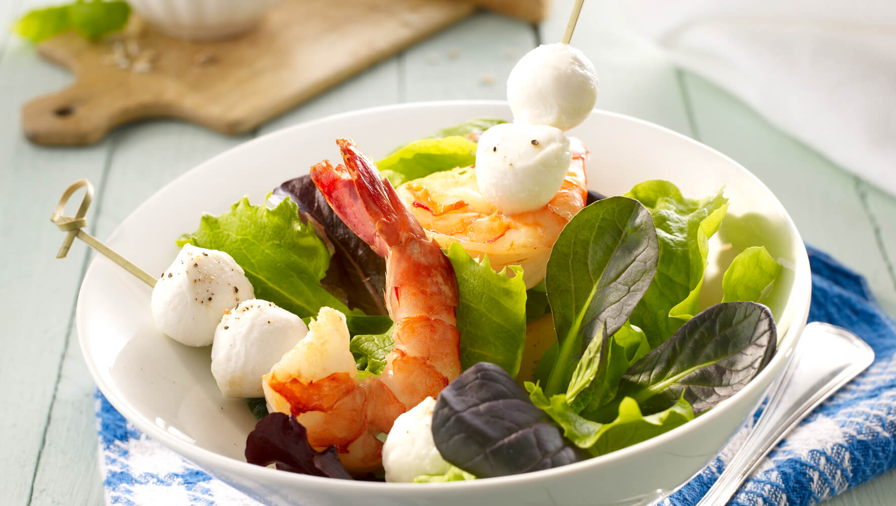 Brochettes de Mozzarella Mini et gambas marinées