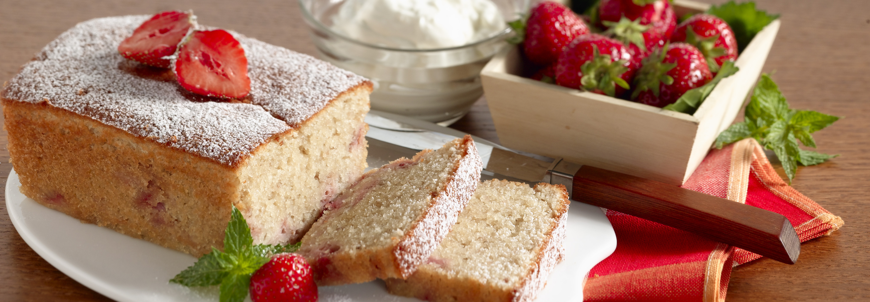 Plumcake fragole e mascarpone senza lattosio