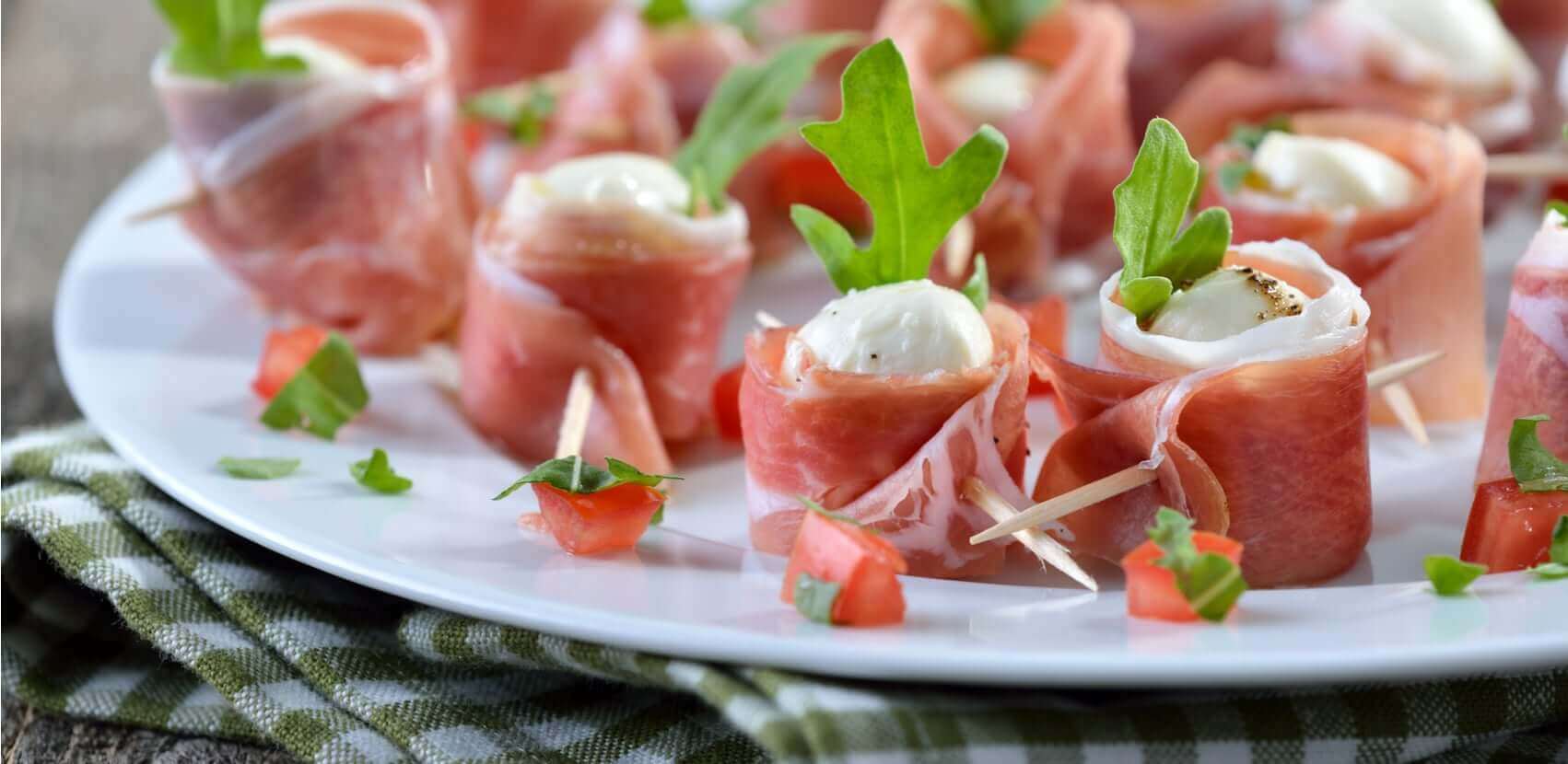 Rezept | Apérohäppchen mit Parma-Schinken und Mozzarella Mini ...