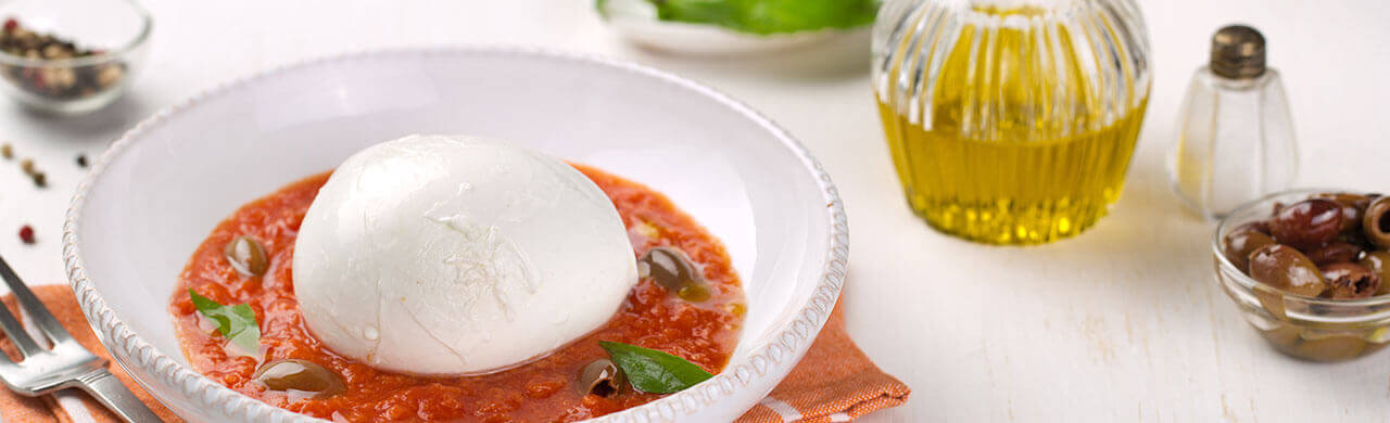 Soupe de tomates aux olives et Mozzarella