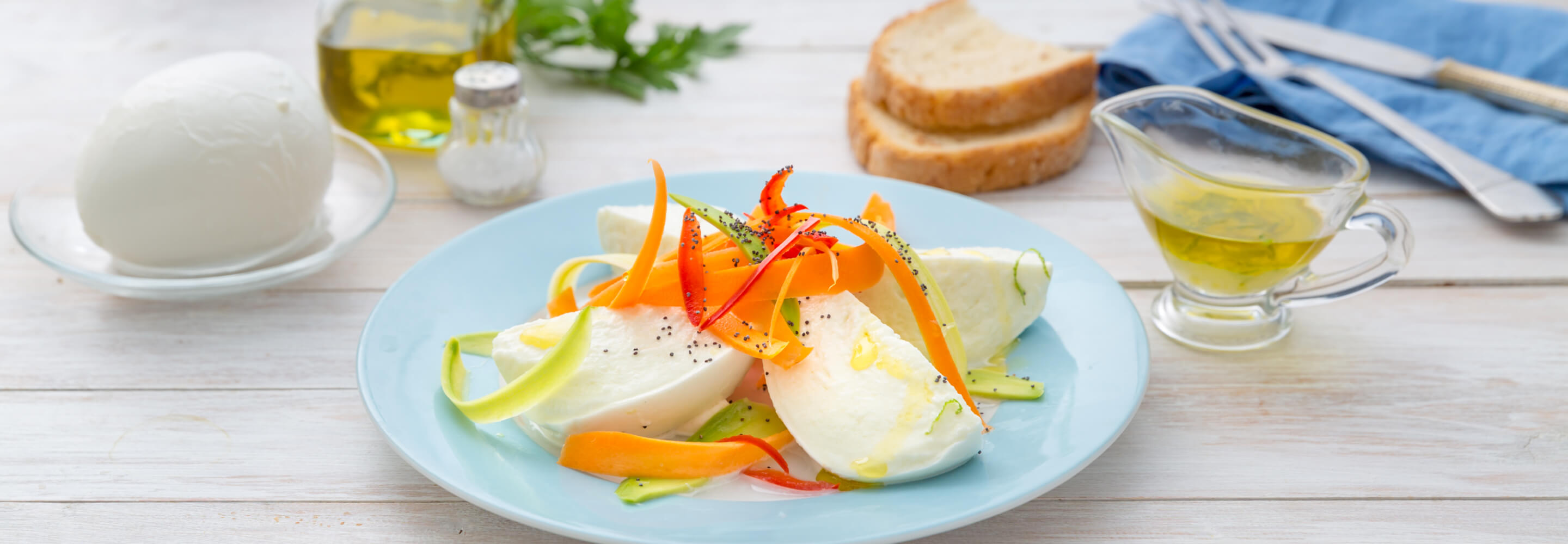Salade de légumes d’été et Mozzarella Infusione al Basilico