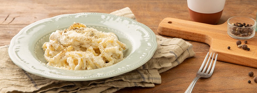 Pici-Pasta mit Käse und Pfeffer