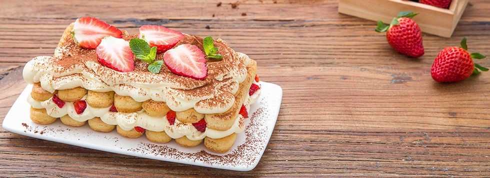 Tiramisu mit Erdbeeren und Schokolade