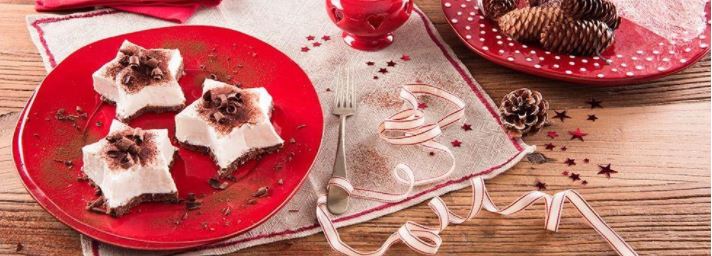 Weihnachtlicher Mascarpone Cheesecake  mit Kakaopulver