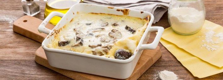 Lasagnes au four aux champignons et mozzarella